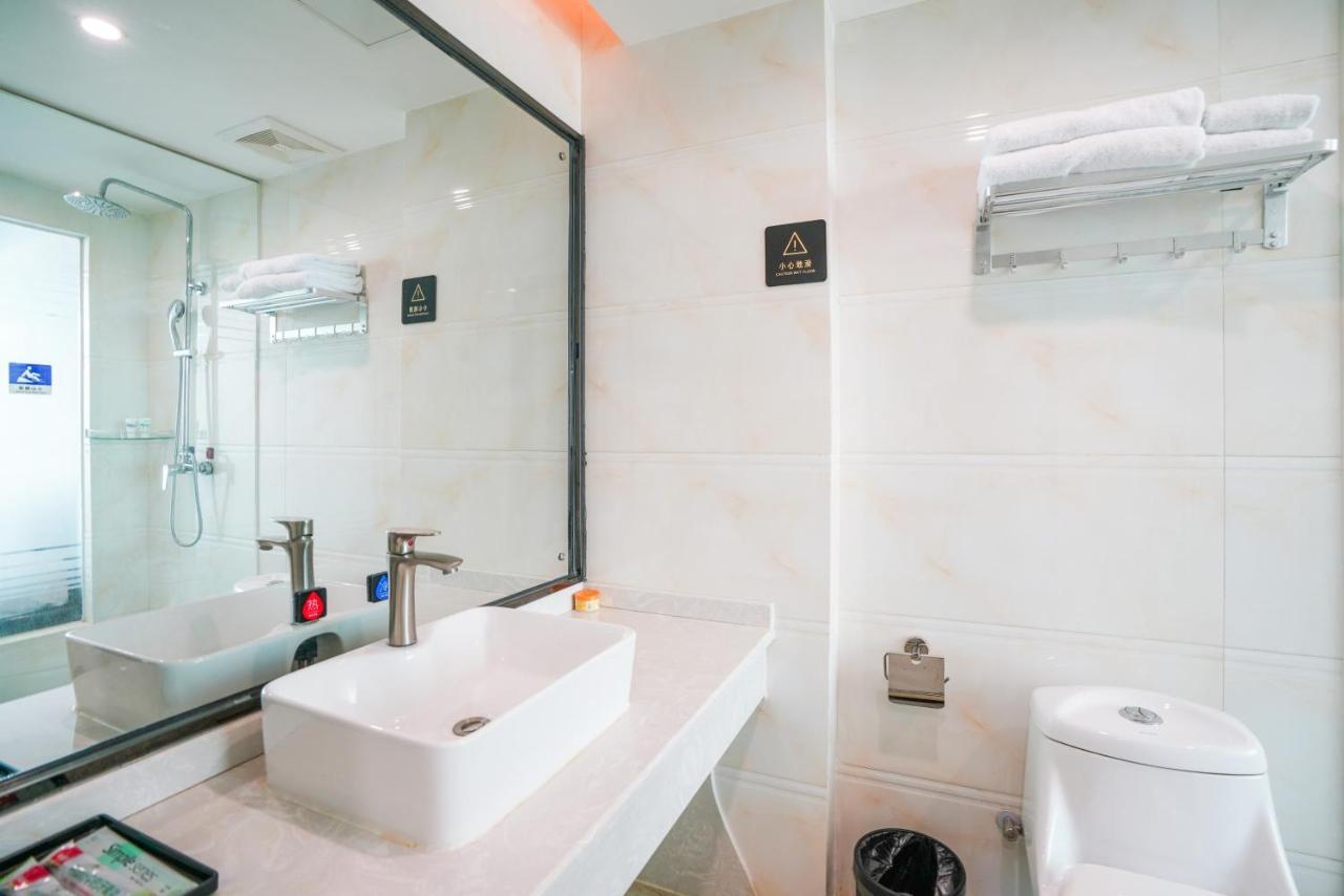 Felice Hotel-Guangzhou Baiyun International Airport Renhe Metro Station Branch Cantón Exterior foto